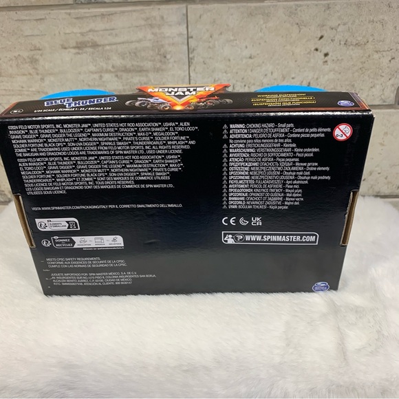 2024 MONSTER JAM SERIES MONSTER TRUCK -BLUE THUNDER 1:24 - Picture 6 of 7